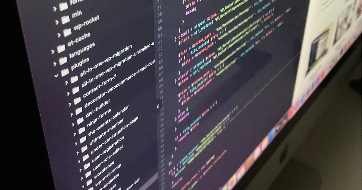 Plugins SEO WordPress gratuits : Yoast, Rank Math et SEOPress sur tableau de bord